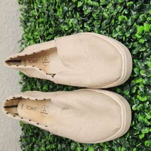 Toms Cream Size 9.5 W